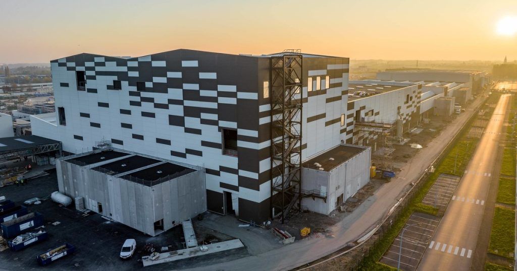 La grandeur di Macron al servizio della nuova gigafactory che nascerà in Francia