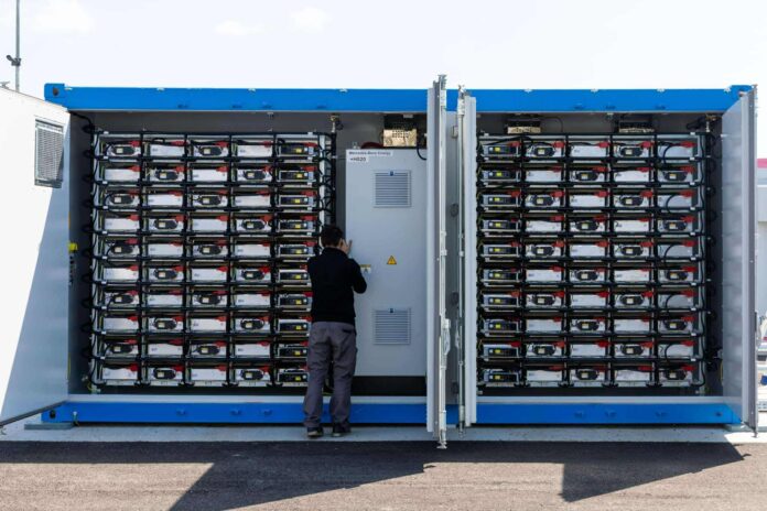 Fiumicino mène la révolution énergétique : Pioneer, le premier système italien de stockage à partir de batteries usagées, voit le jour
